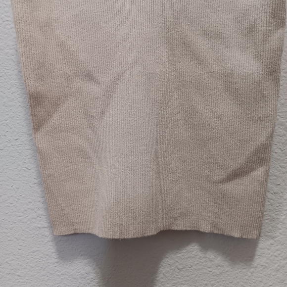 UZ Ribbed Tank Small V Neck Stretchy Brown - Picture 9 of 9